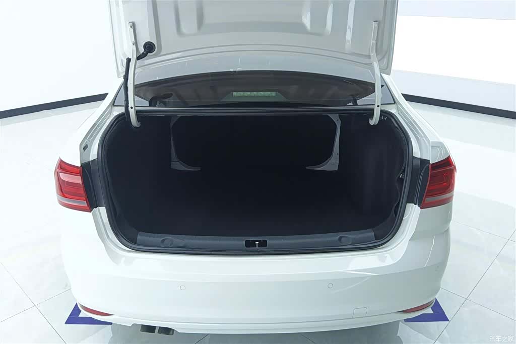 Volkswagen Lavida, 2016 4
