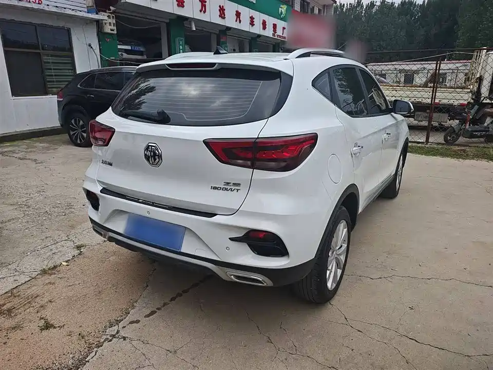 MG ZS
