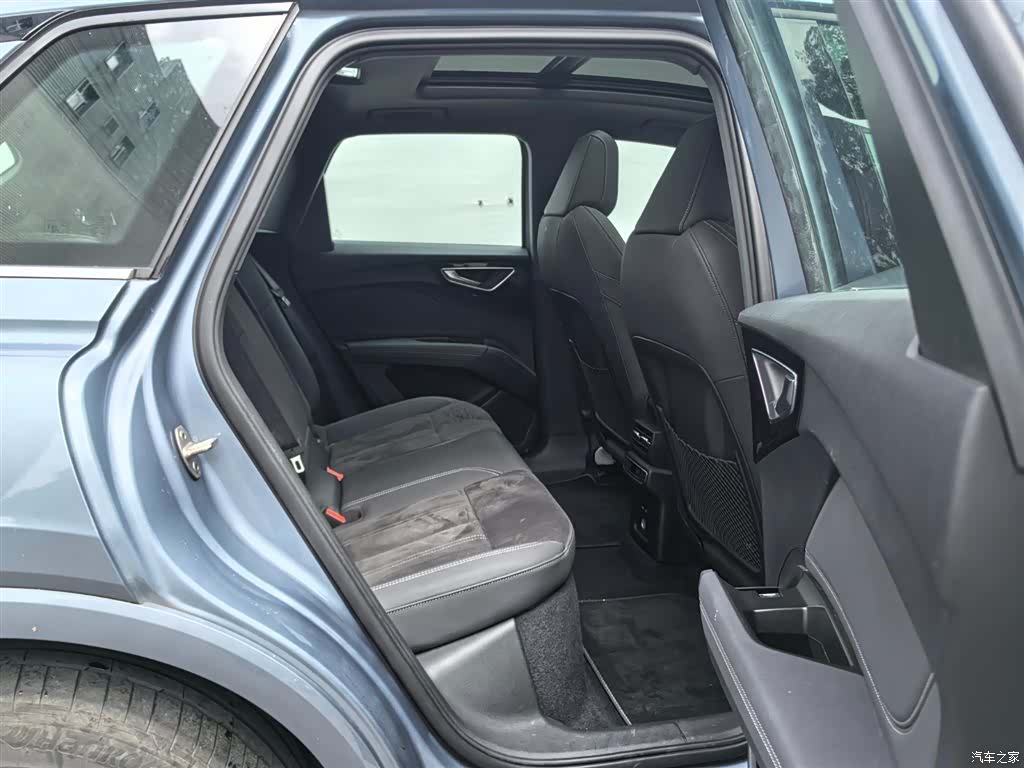 Audi Q4 e-tron, 2023 13