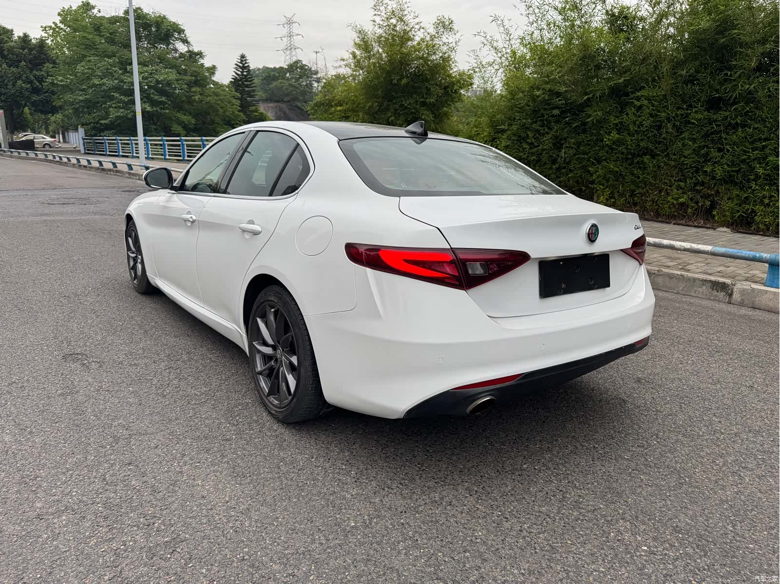 Alfa Romeo Giulia, 2017 7