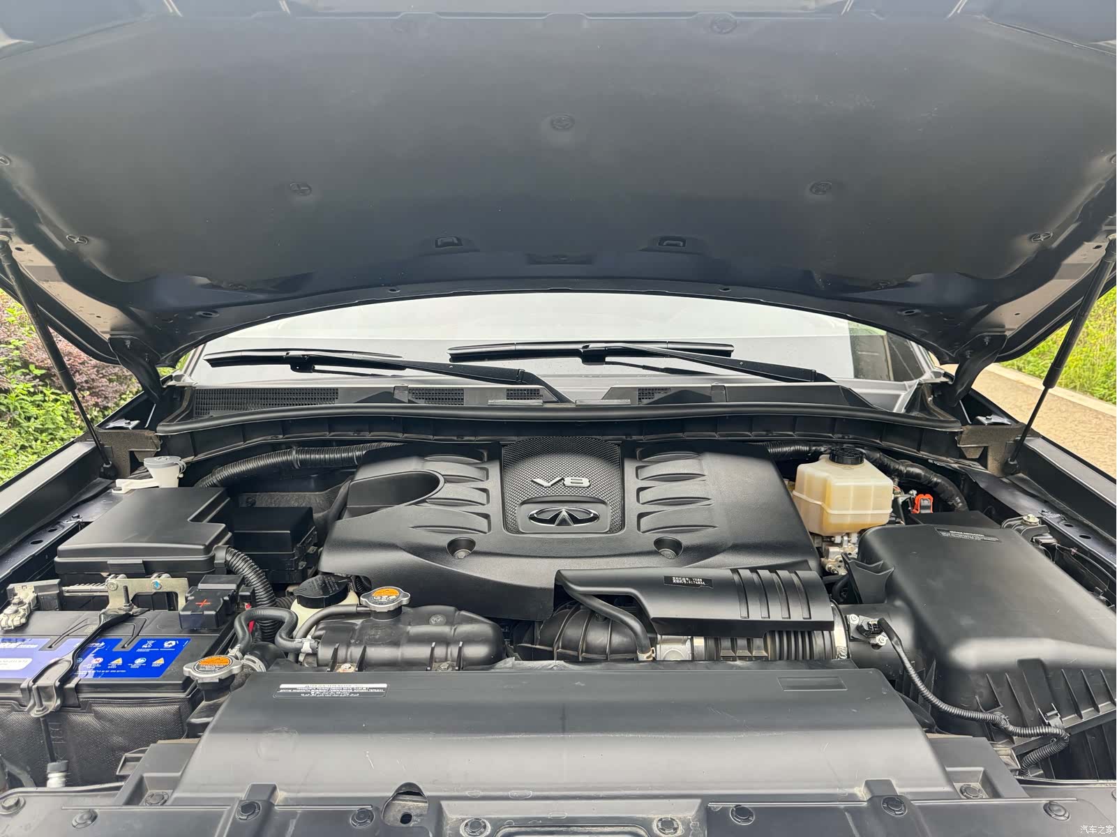 Infiniti QX80, 2019 9