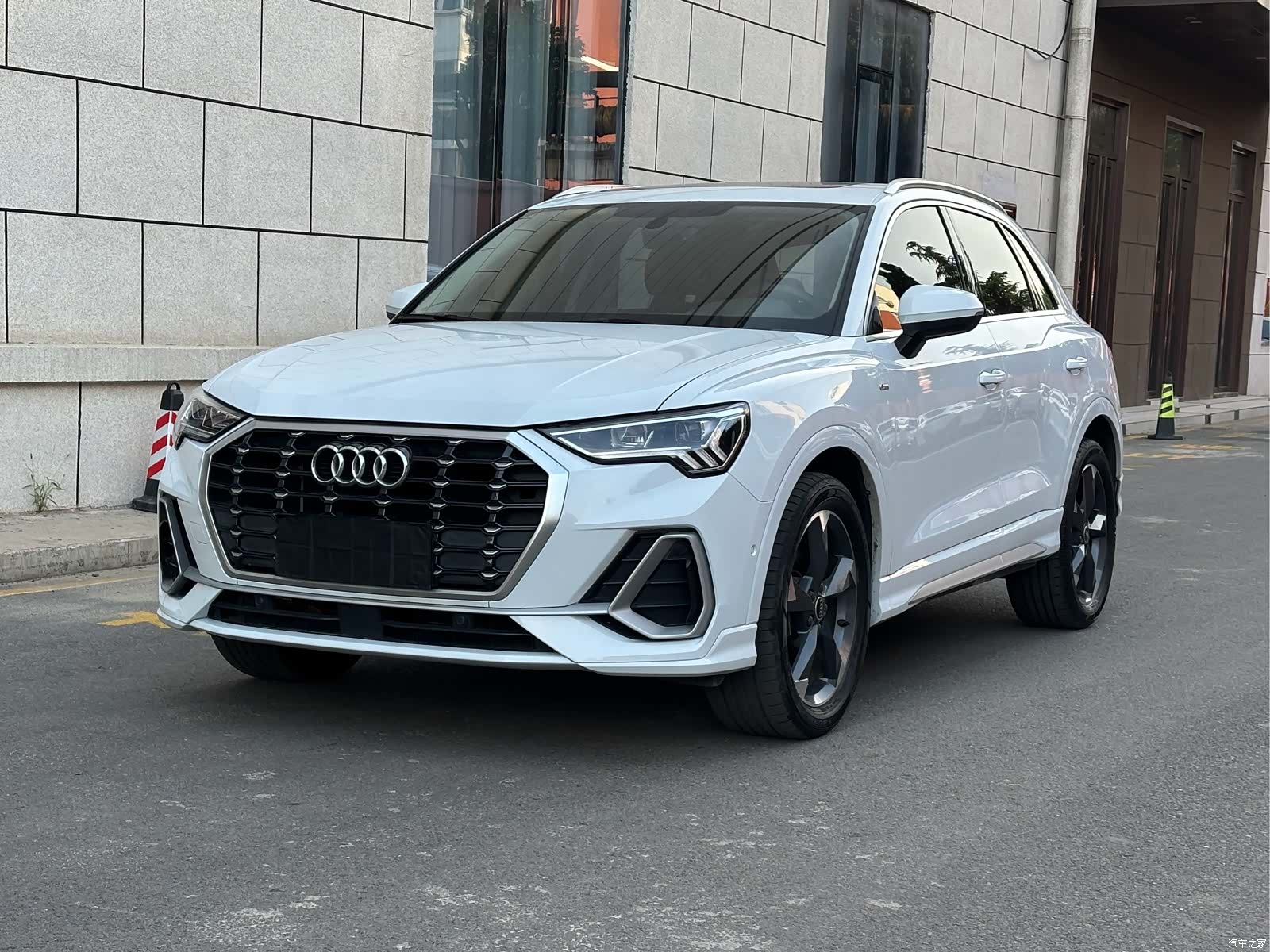 Audi Q3, 2022 1
