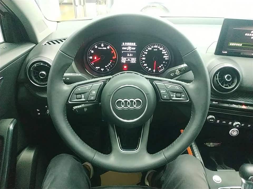 Audi Q2L Audi Q2L
