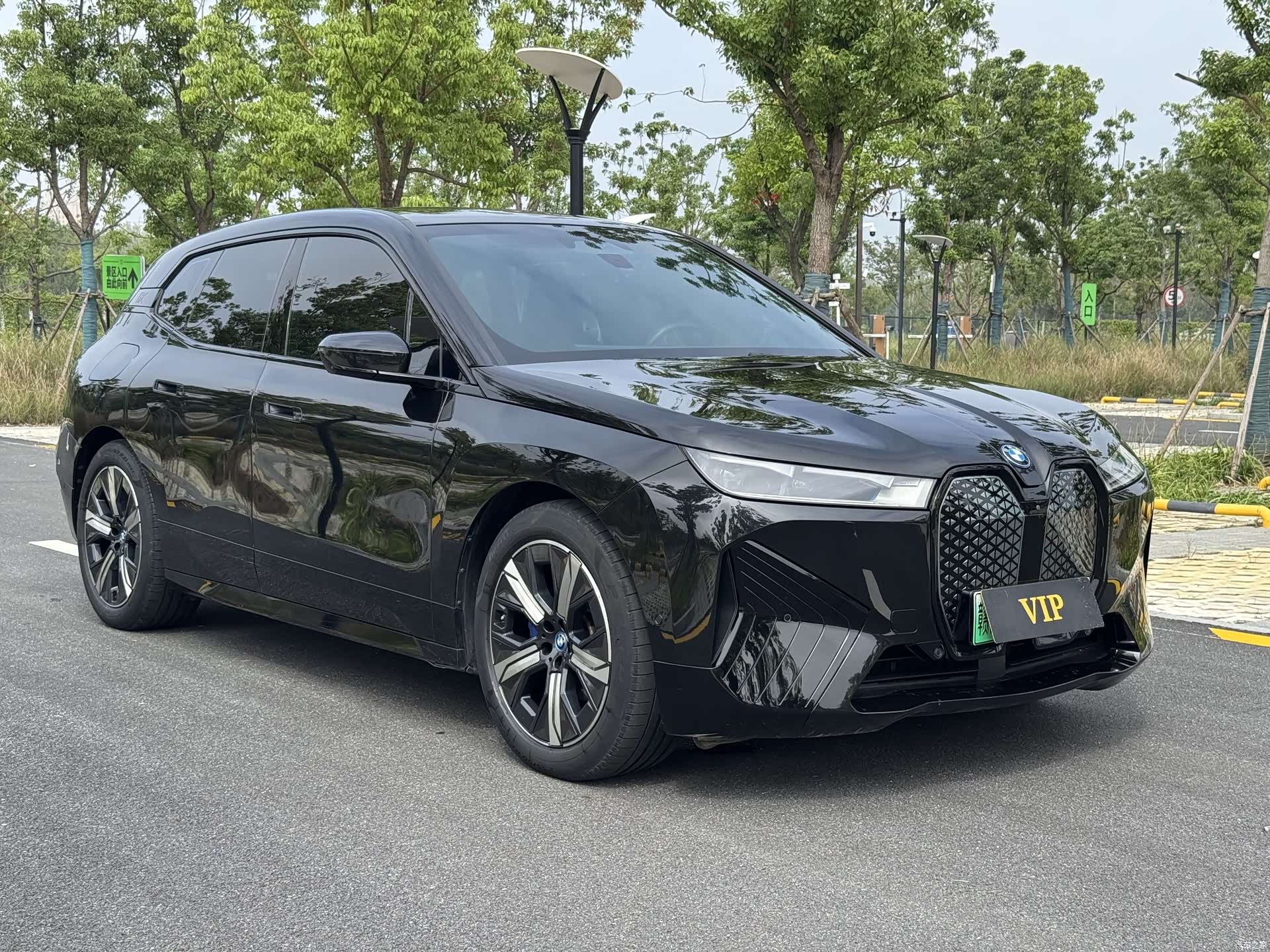 BMW iX, 2022 3