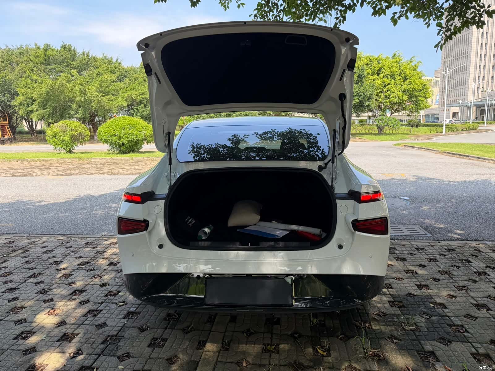Xpeng P7, 2020 8