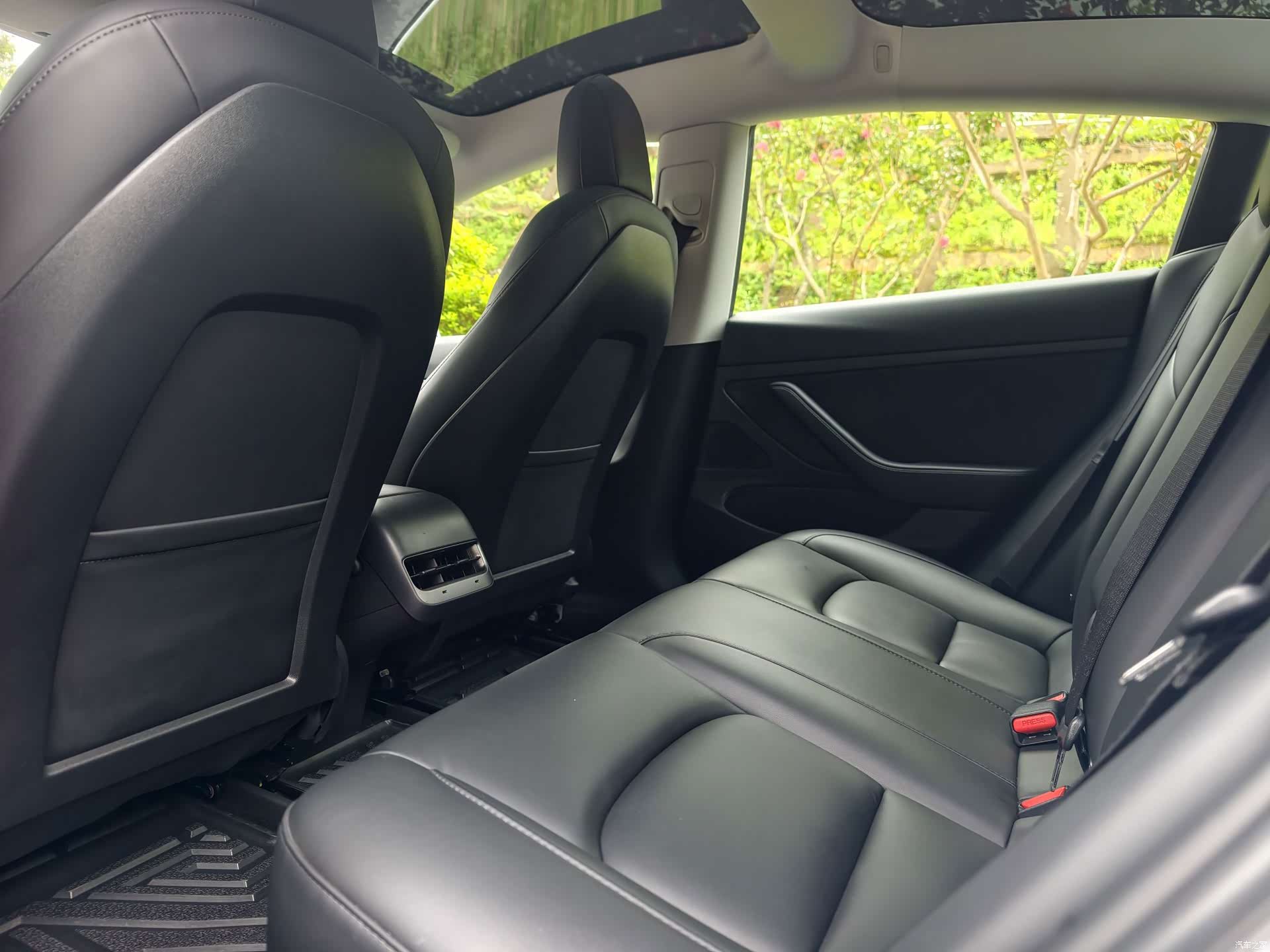 Tesla Model 3, 2020 8