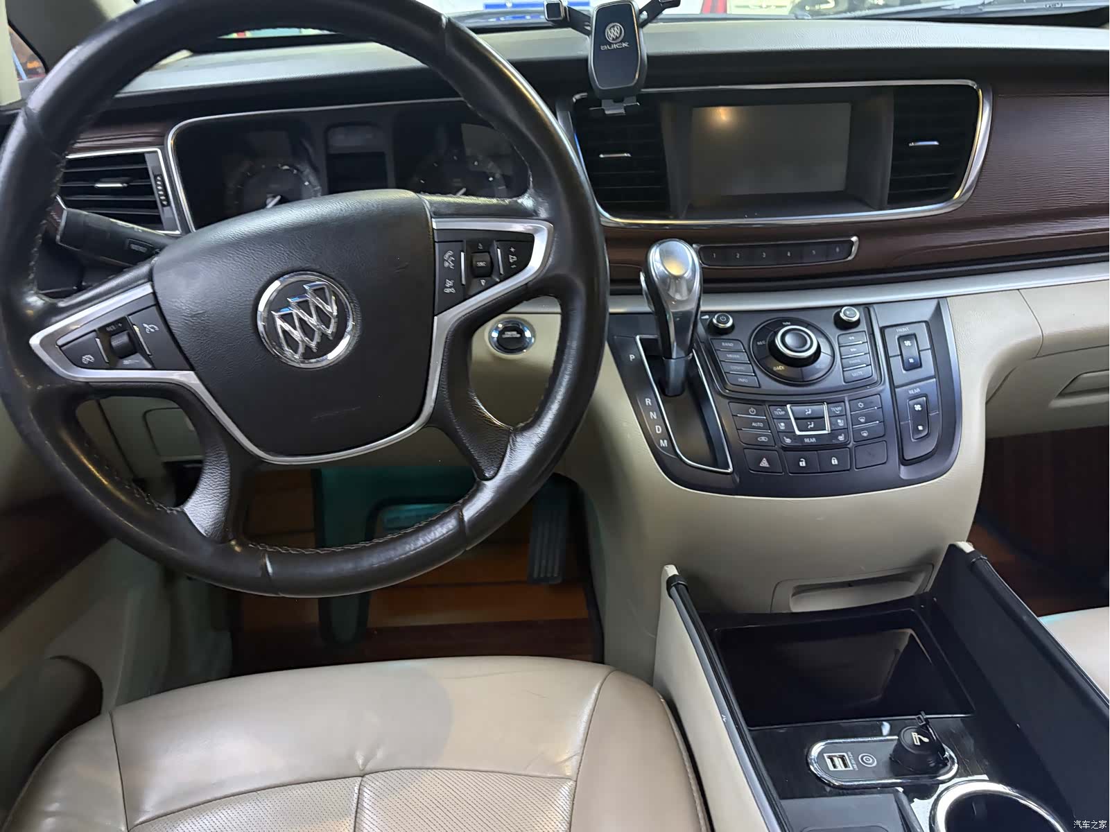 Buick GL8, 2015 10