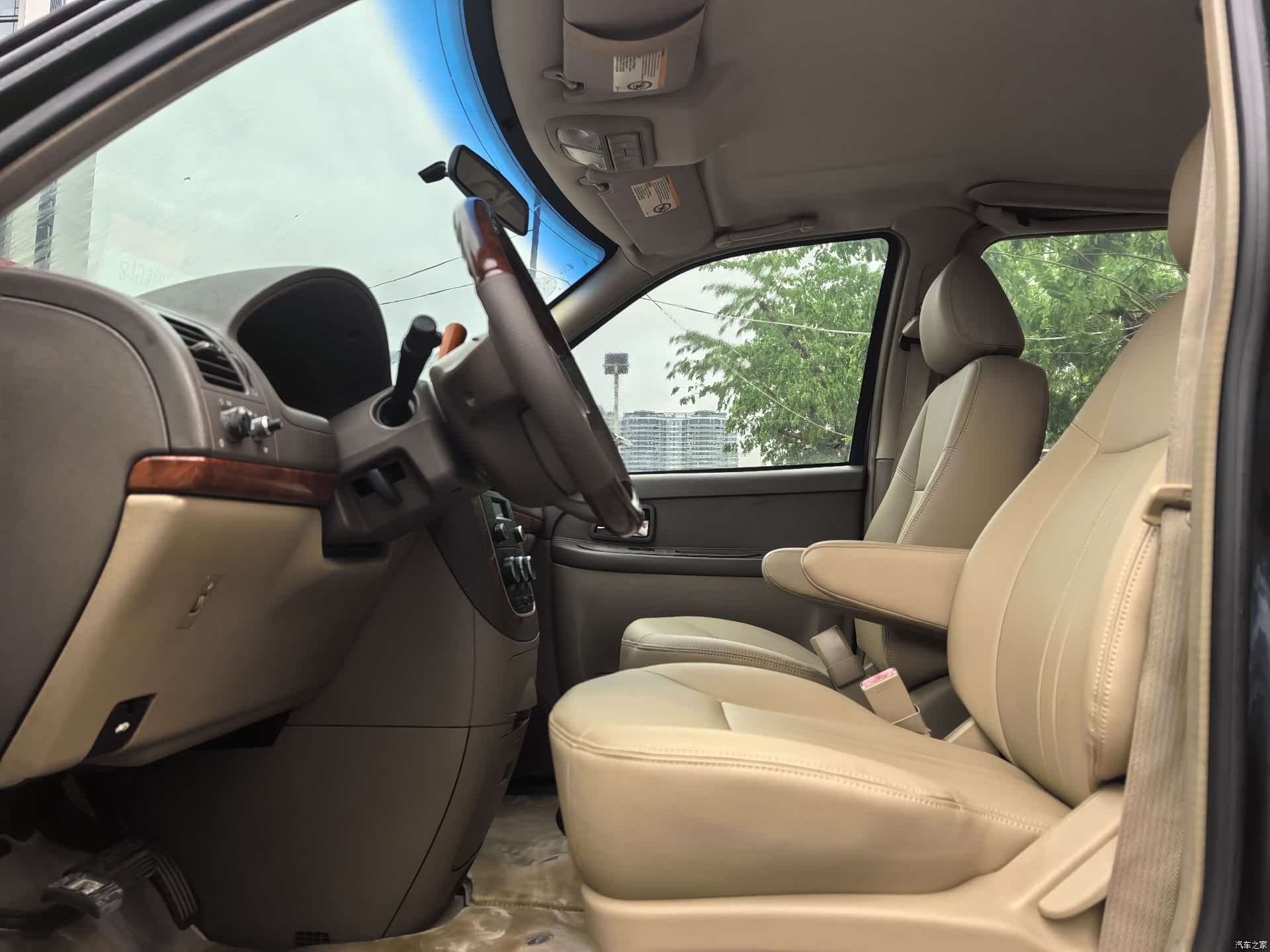 Buick GL8, 2013 6