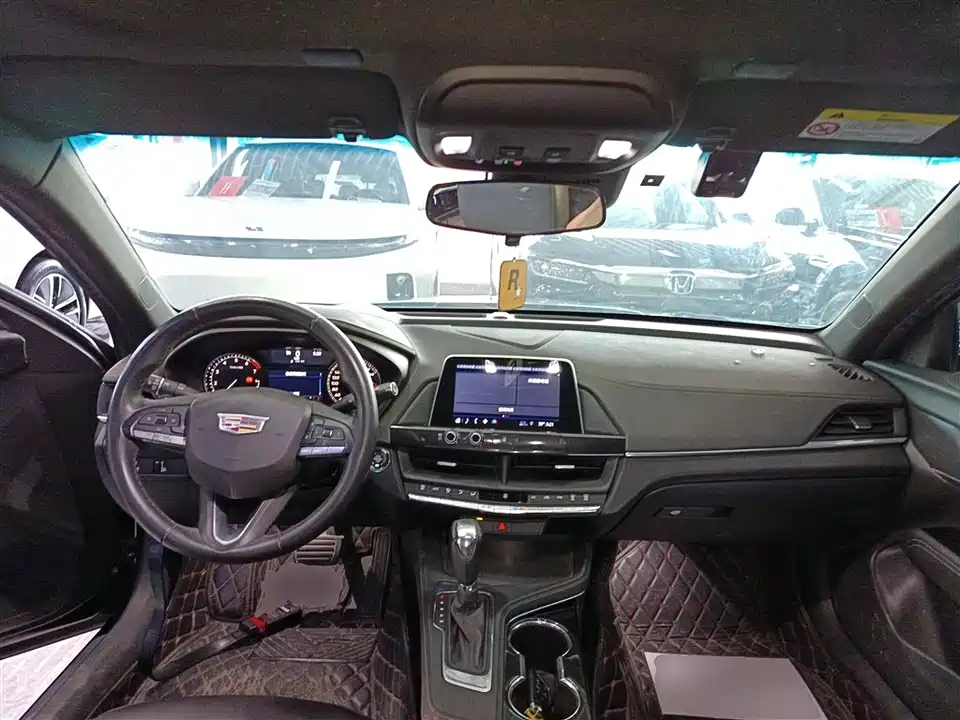 Cadillac CT4