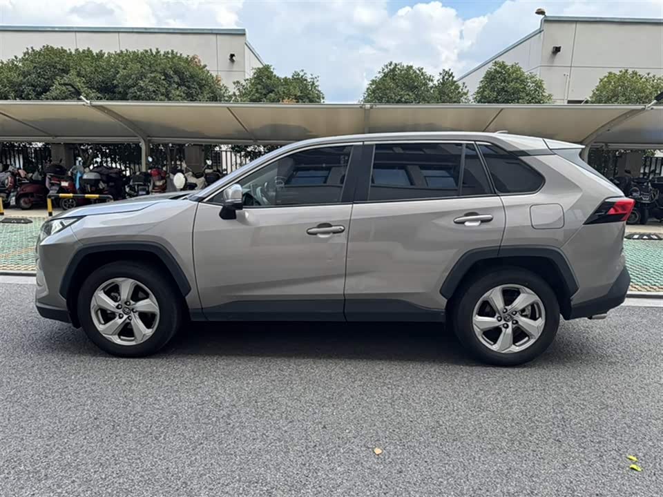 Toyota RAV4 Rongfang