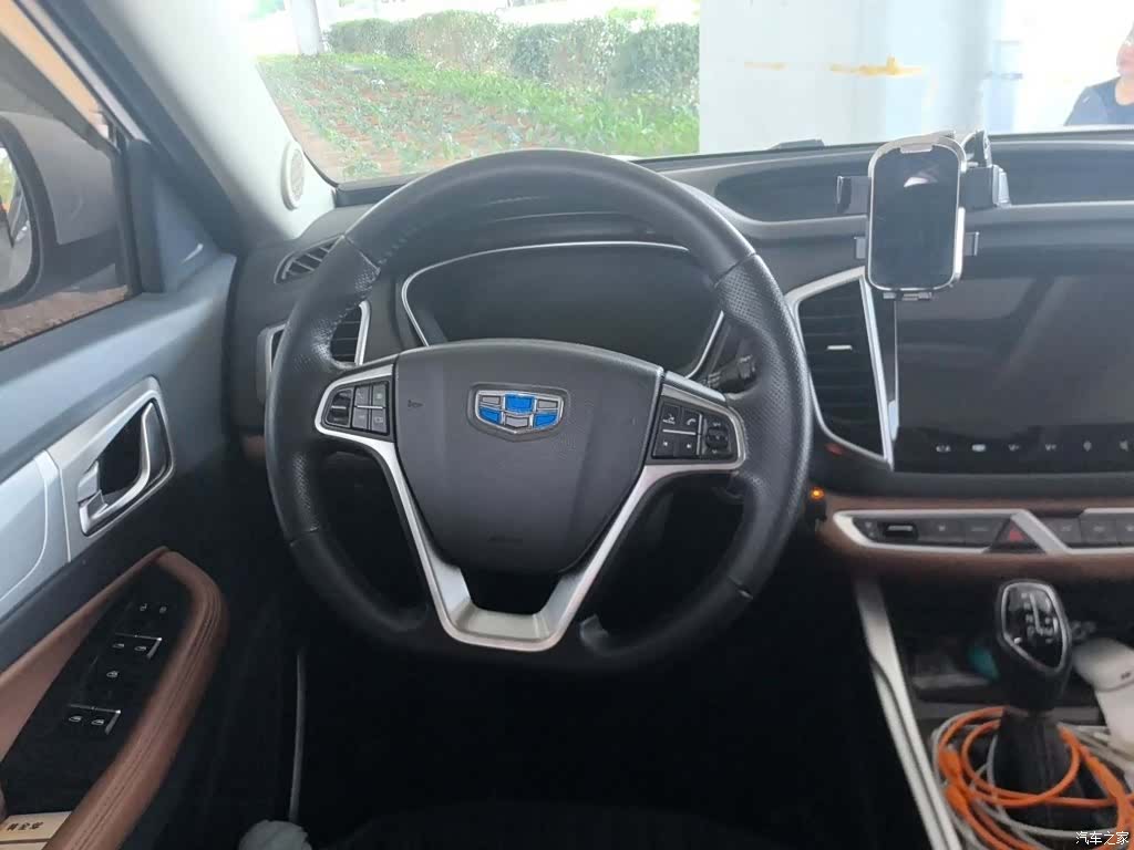 Geely X6, 2019 3