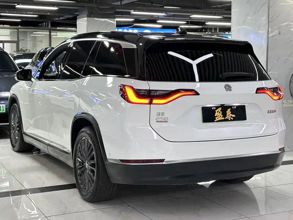 NIO ES8