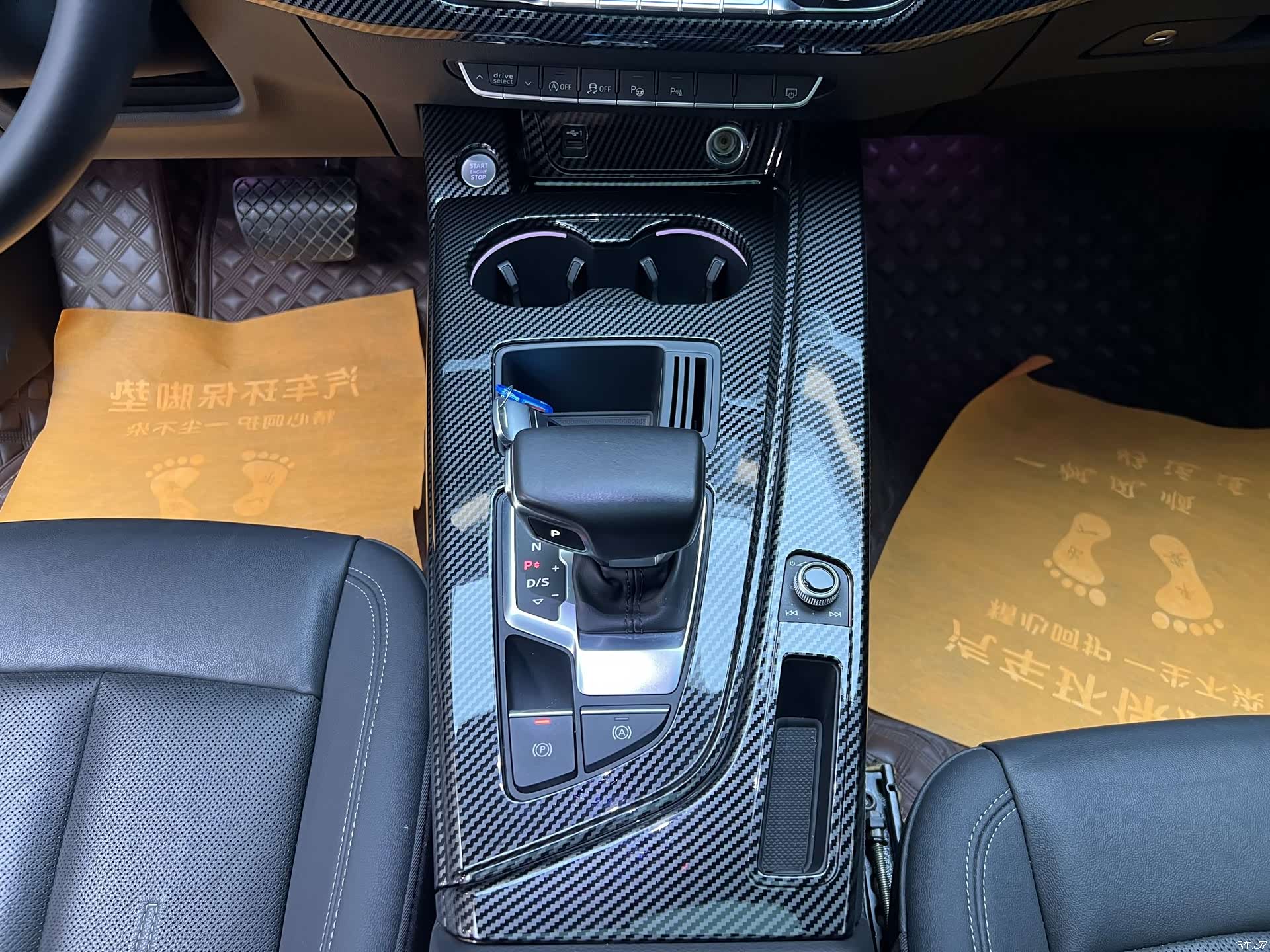 Audi A4L, 2020 все фото