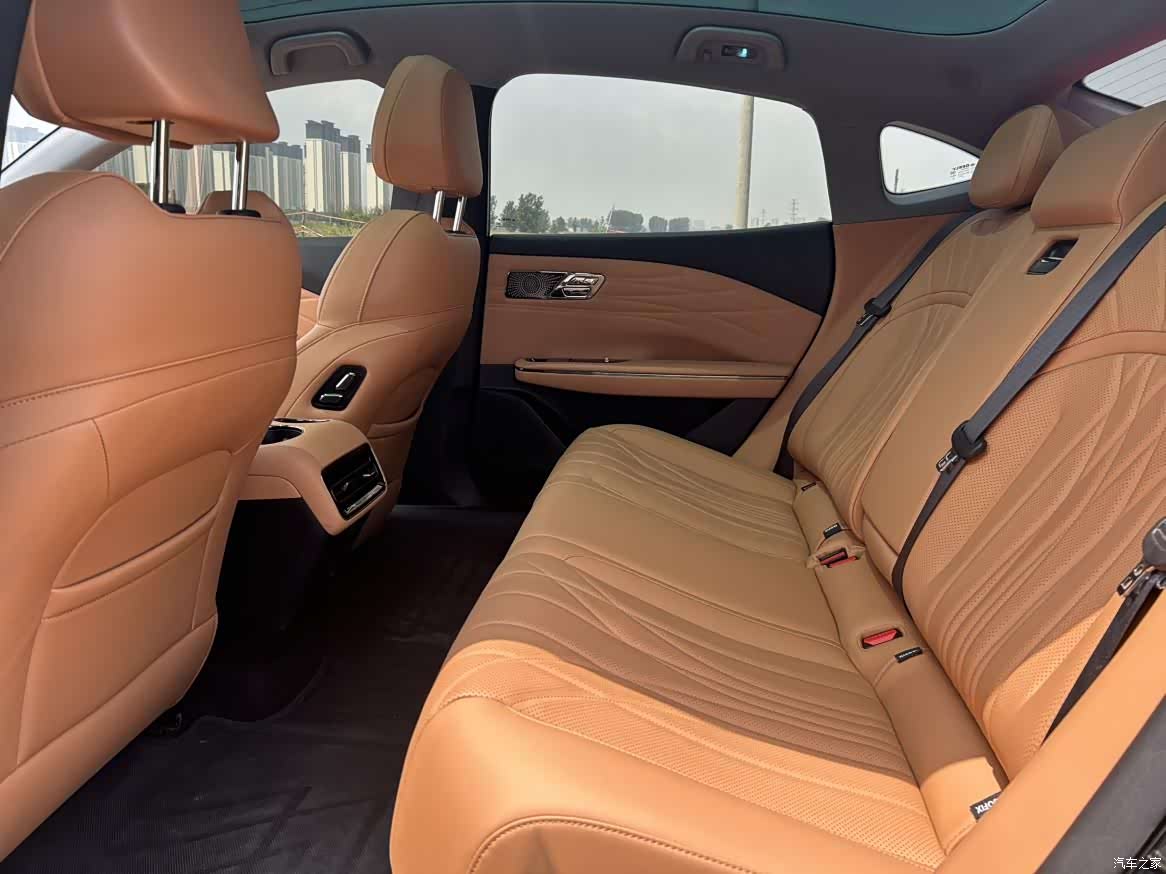 Geely 8, 2025 все фото