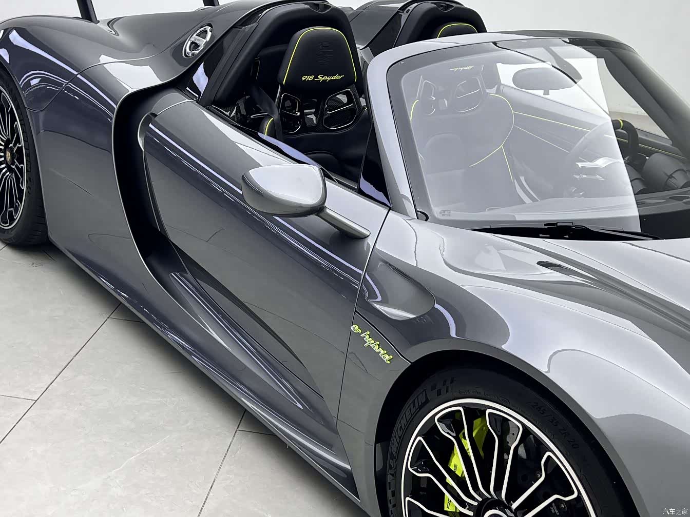 Porsche 918, 2015 13