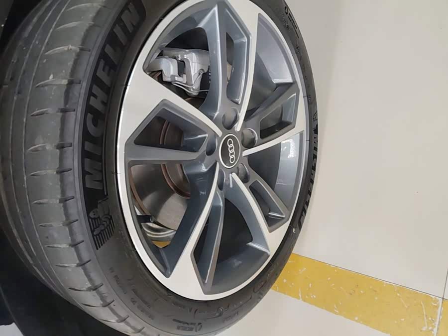 Audi A4L 2023, фото 22