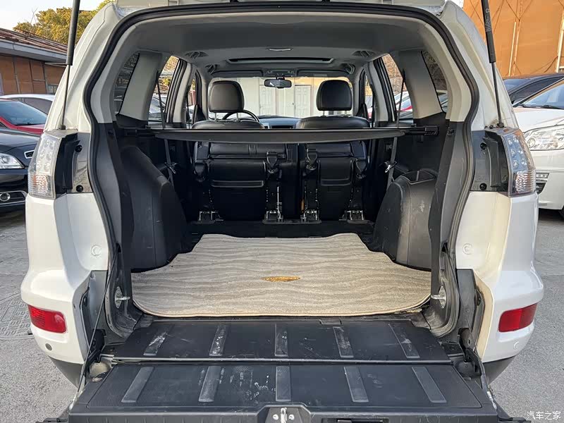 Mitsubishi Outlander, 2011 12