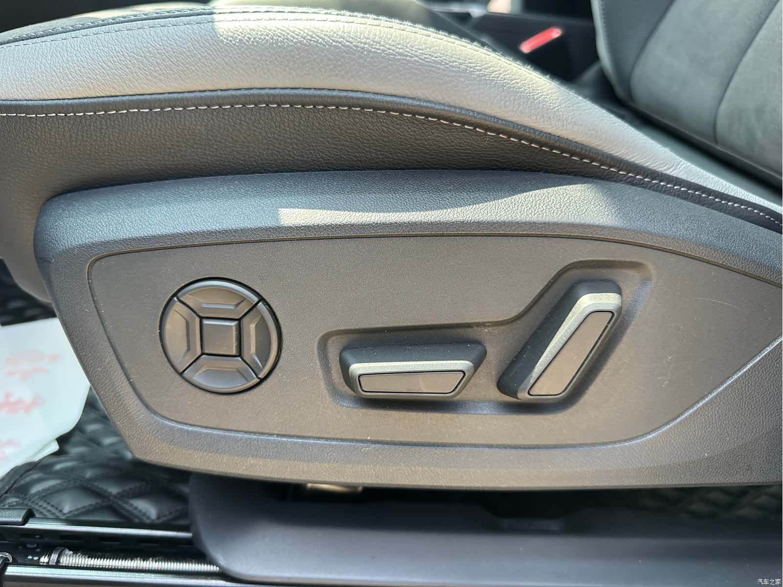 Audi Q3, 2023 12