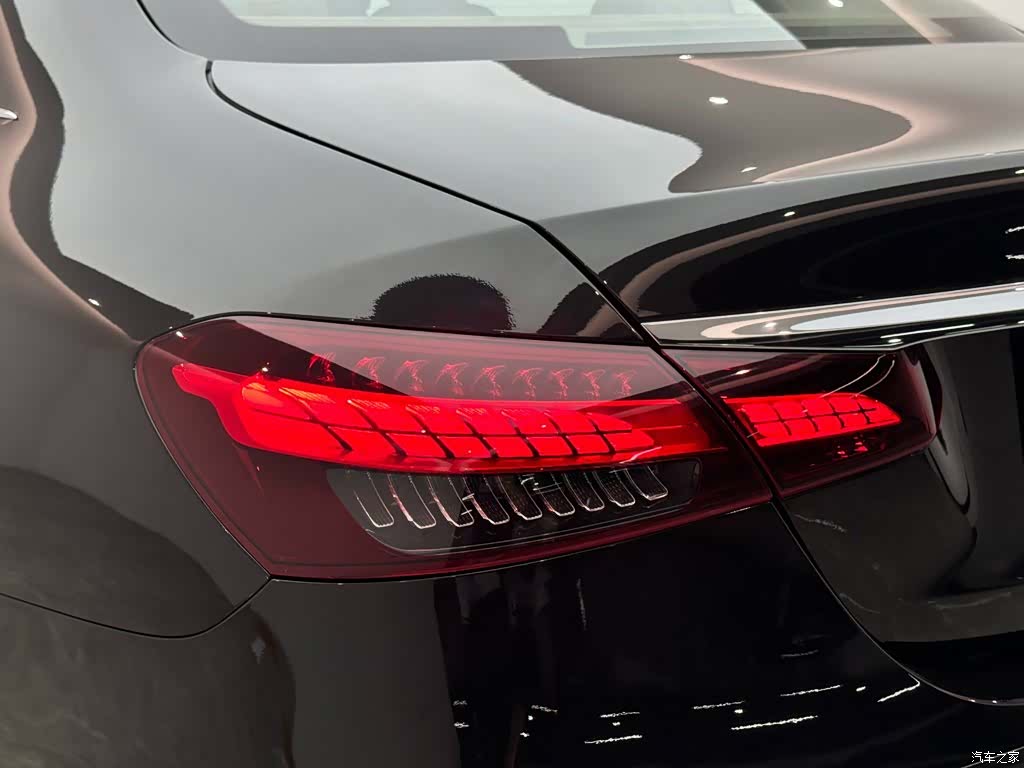 Mercedes-Benz E-Class, 2023 21