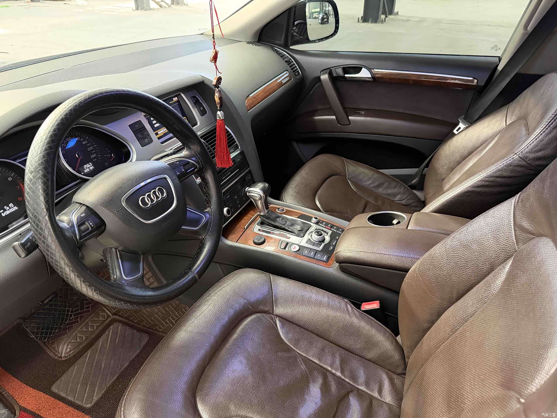 Audi Q7, 2013 11