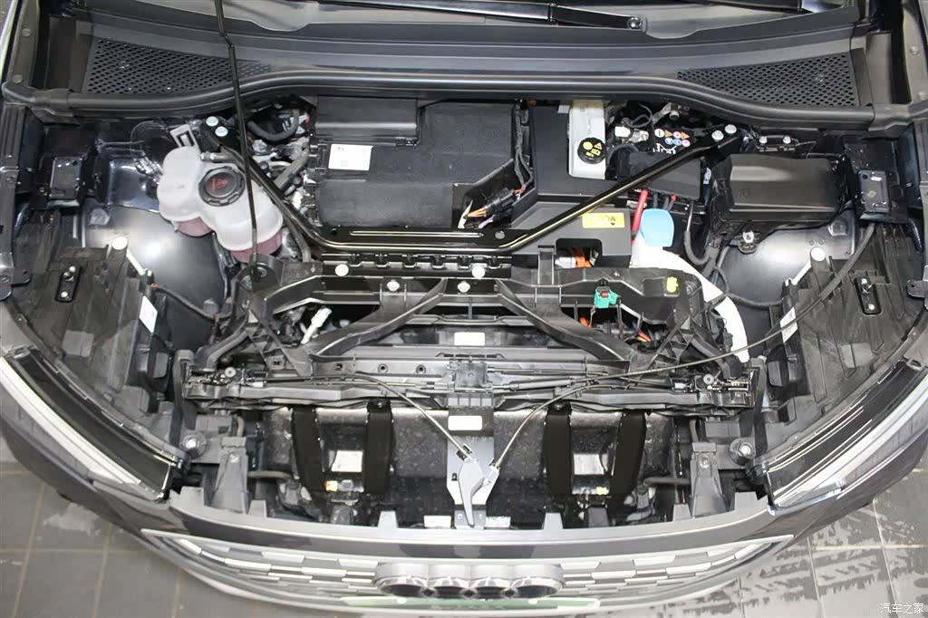 Audi Q4 e-tron, 2024 11