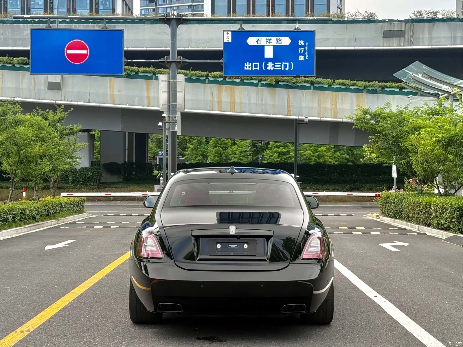Rolls-Royce Ghost, 2023 8
