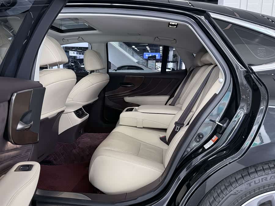 Lexus LS 2019, фото 9