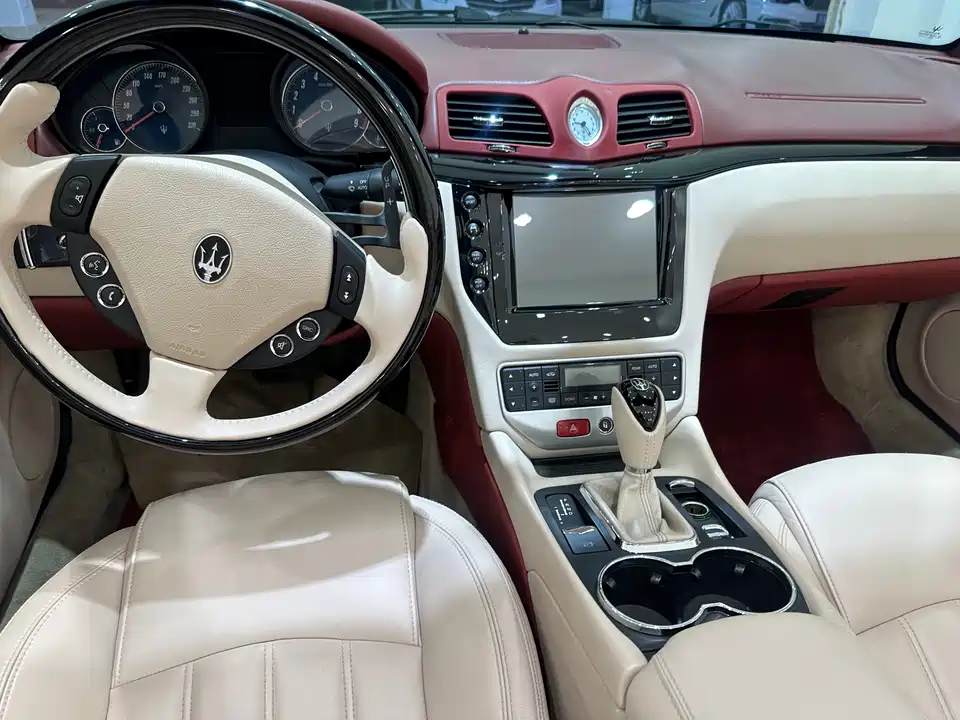 Maserati GranCabrio