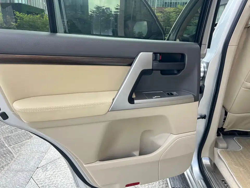 Toyota Land Cruiser Toyota Land Cruiser