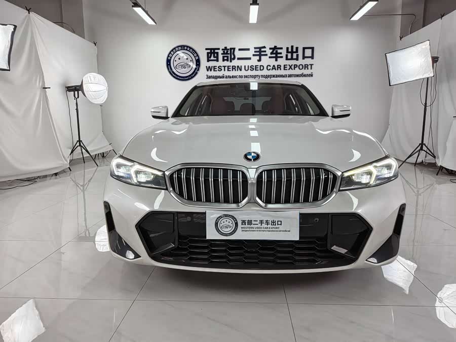 BMW 3 Series 2023, фото 2