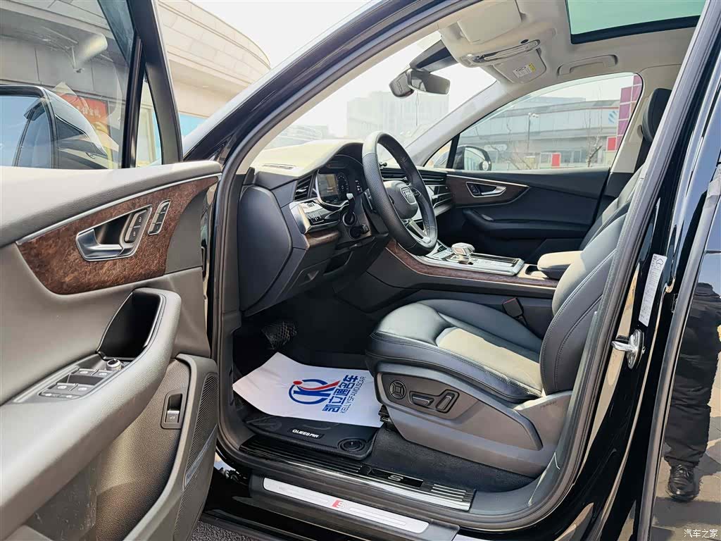 Audi Q7, 2022 6