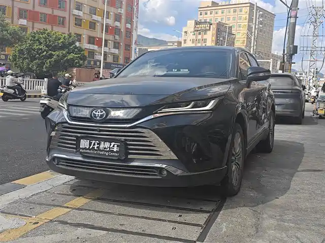 Toyota Harrier 2023 — купить из Китая под заказ