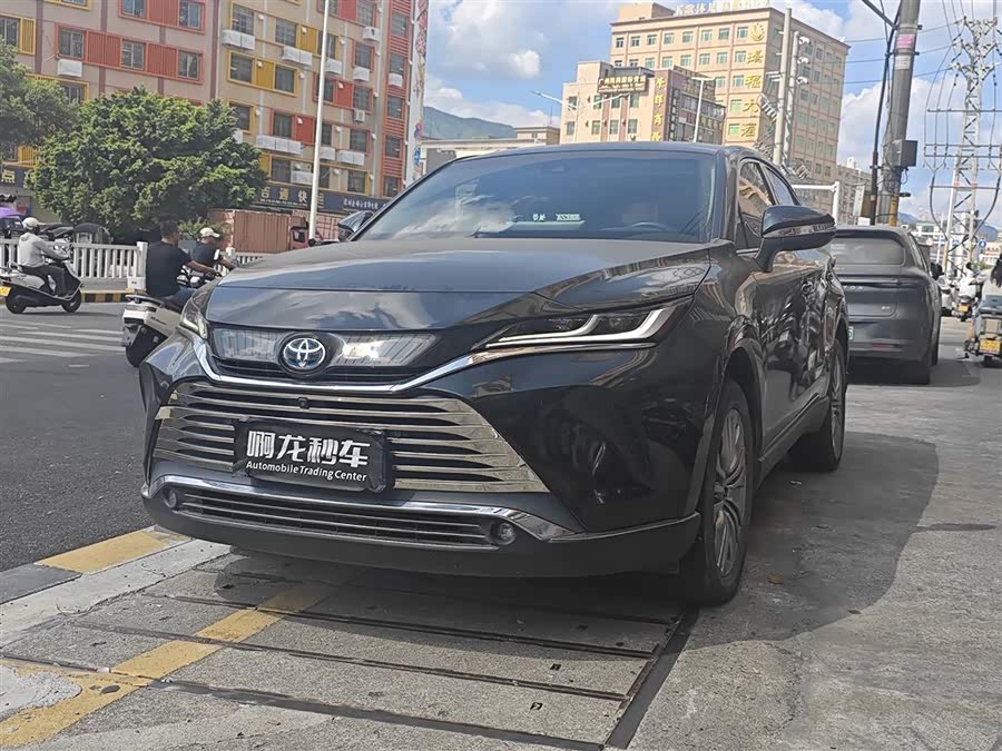 Toyota Harrier 2023, фото 1