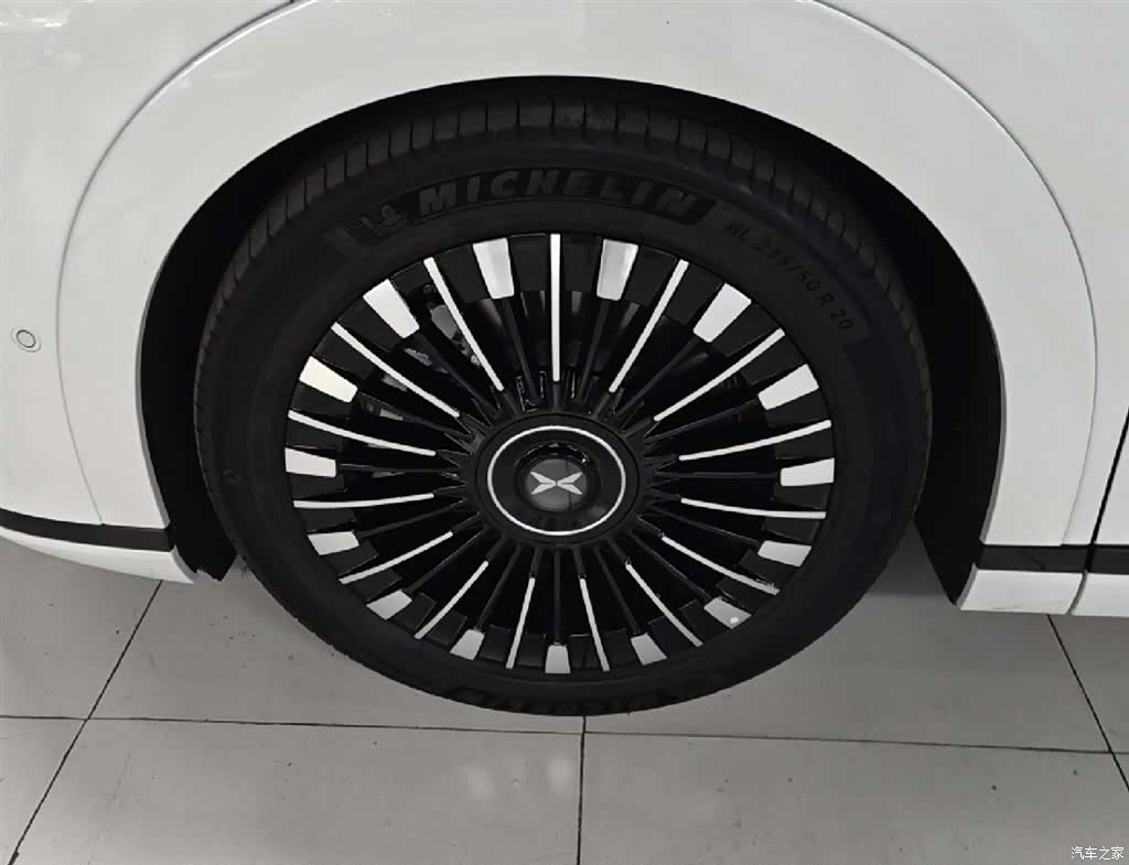 Xpeng X9, 2025 9