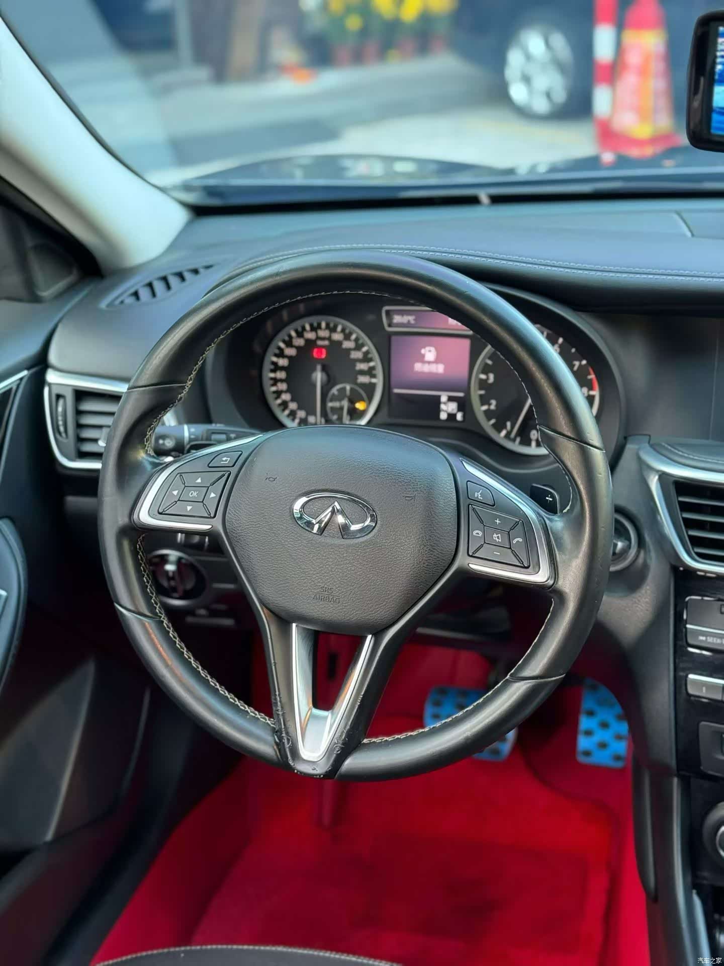Infiniti QX30, 2018 4