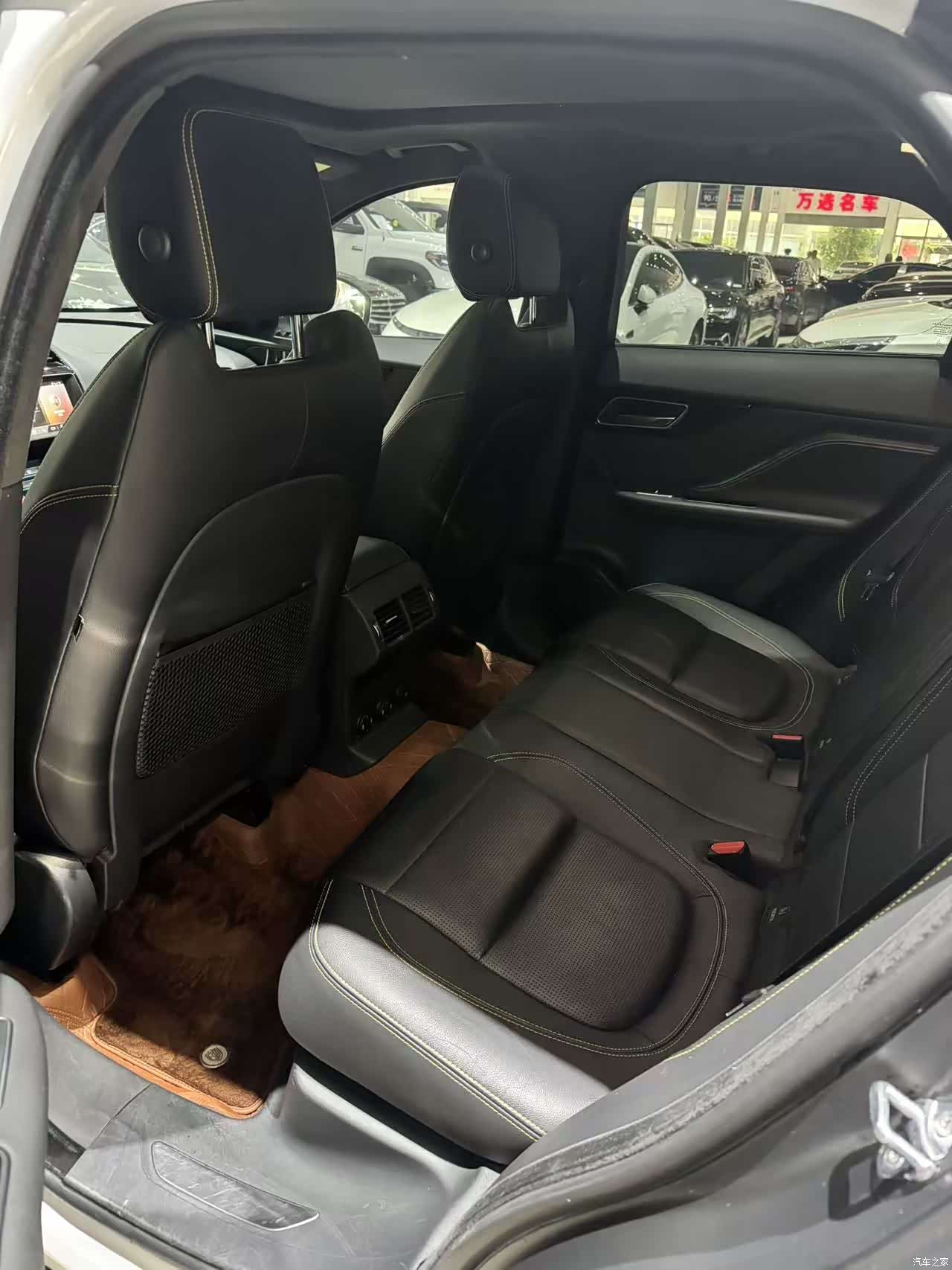 Jaguar F-PACE, 2021 все фото