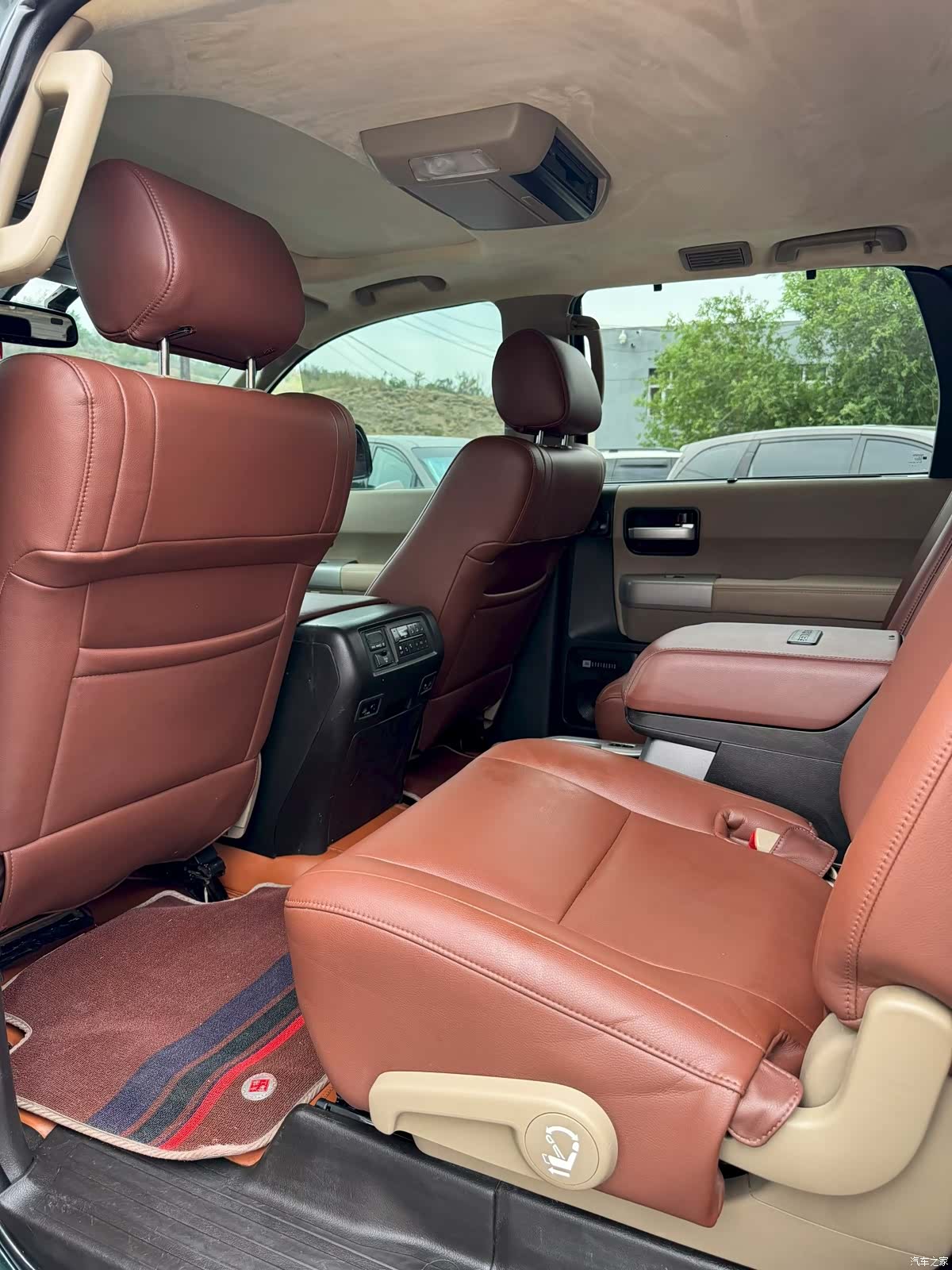 Toyota Sequoia, 2009 6