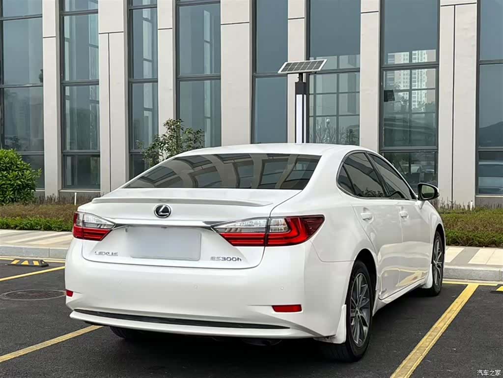 Lexus ES, 2018 23