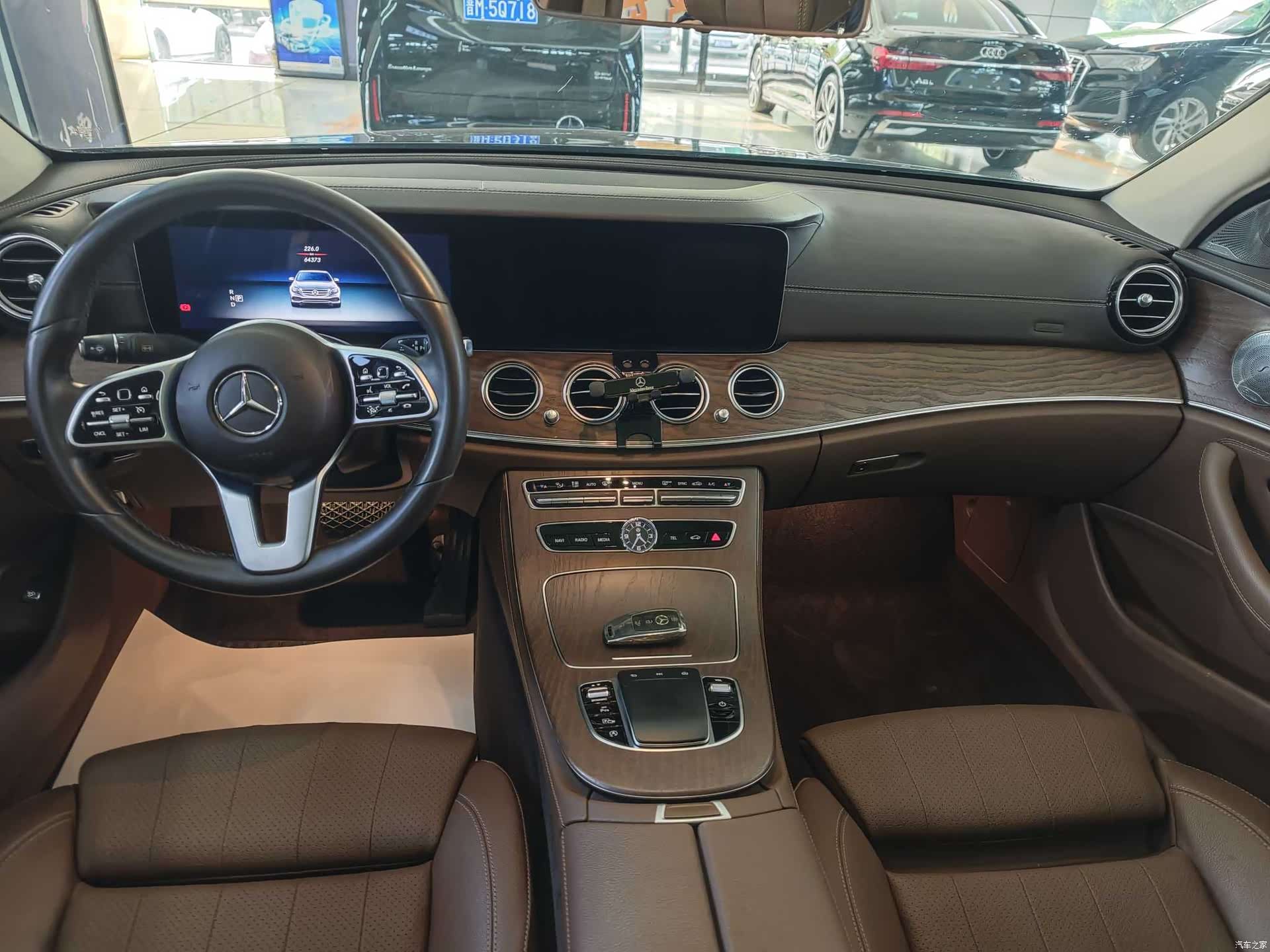 Mercedes-Benz E-Class, 2020 11