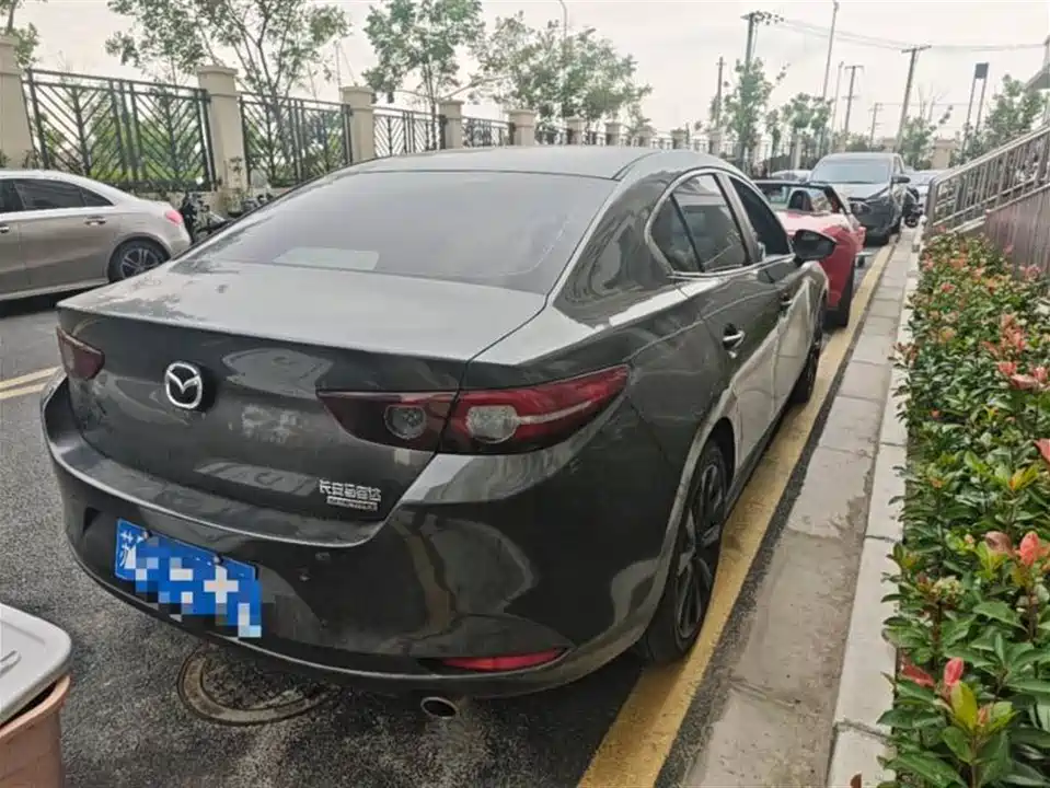 Mazda 3 Angkesaila