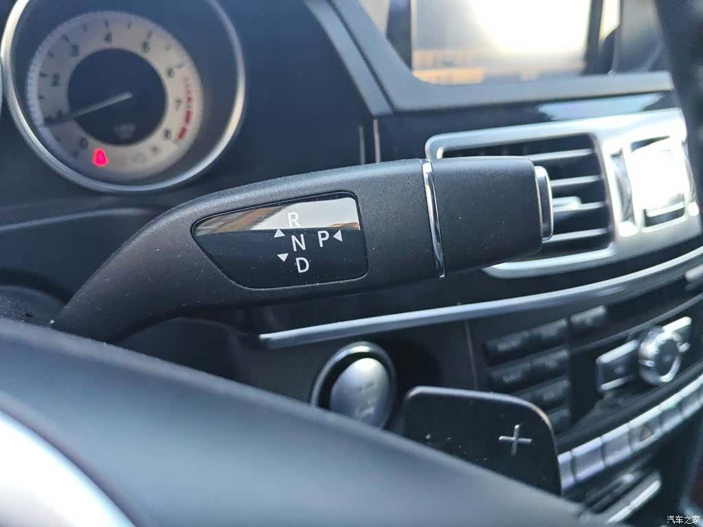 Mercedes-Benz E-Class, 2015 7