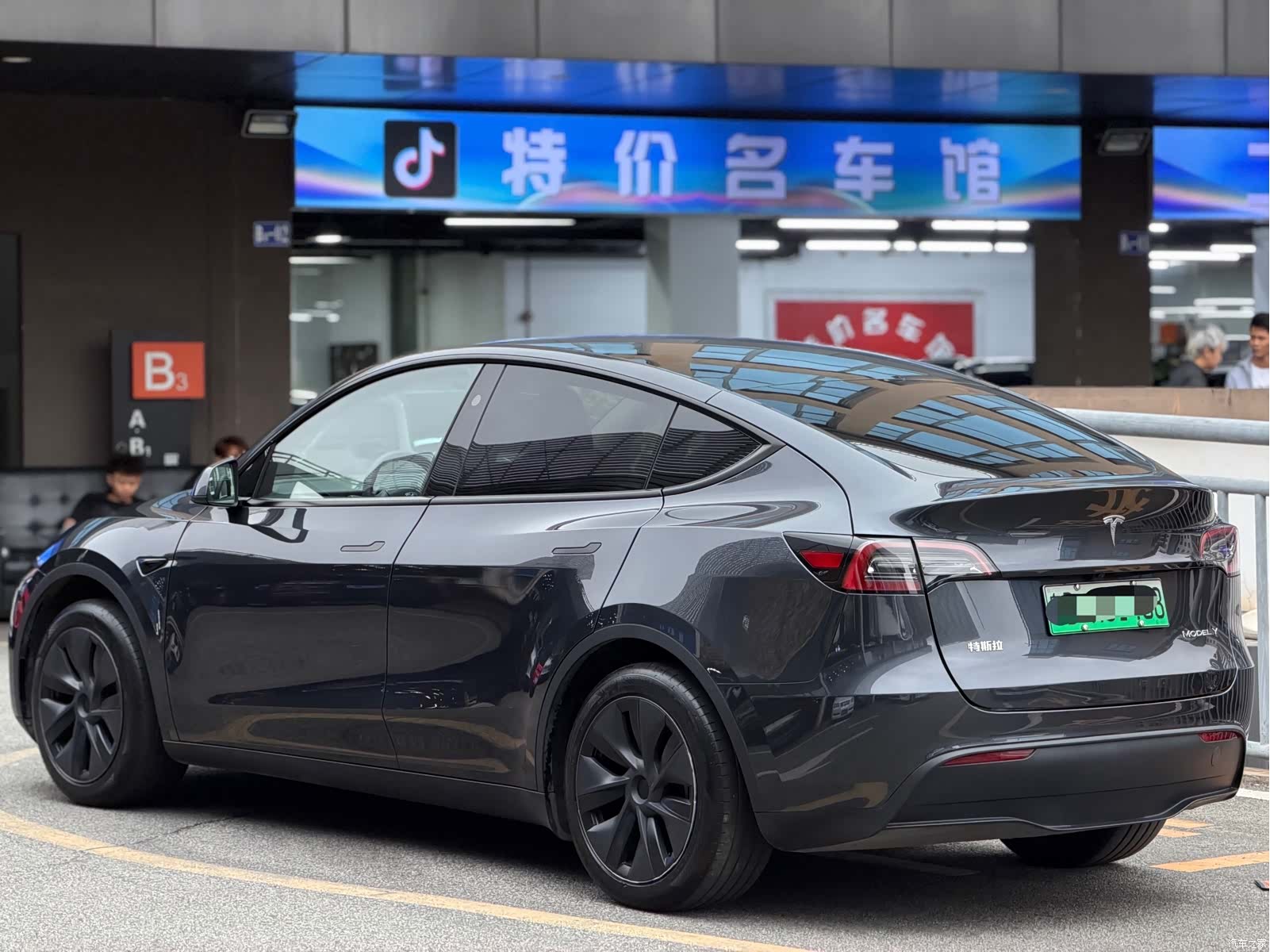 Tesla Model Y, 2024 4