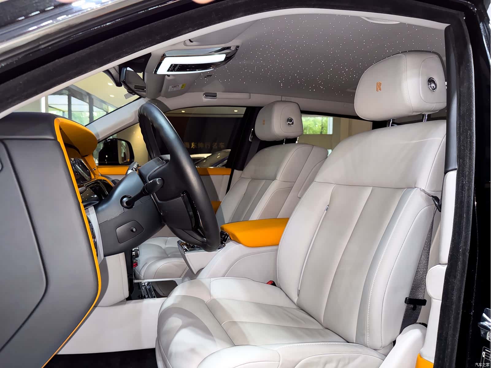 Rolls-Royce Phantom, 2023 17