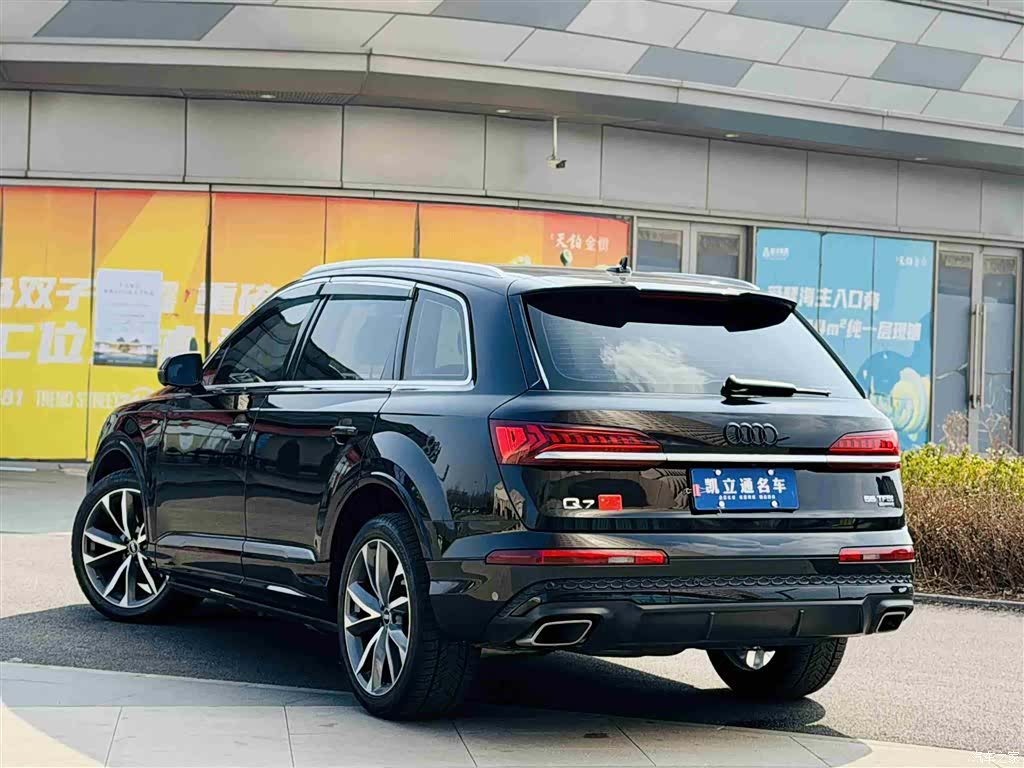 Audi Q7, 2022 4