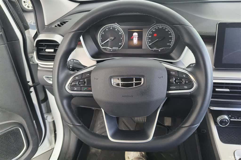 Geely Coolray, 2021 15