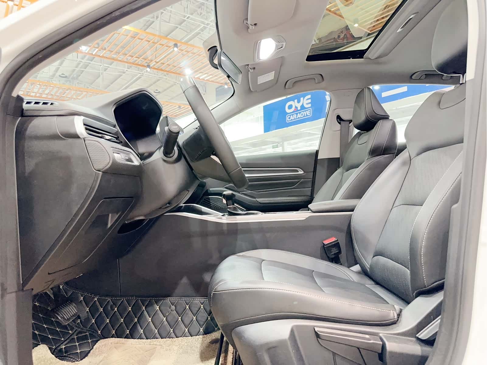 Geely Emgrand, 2022 все фото