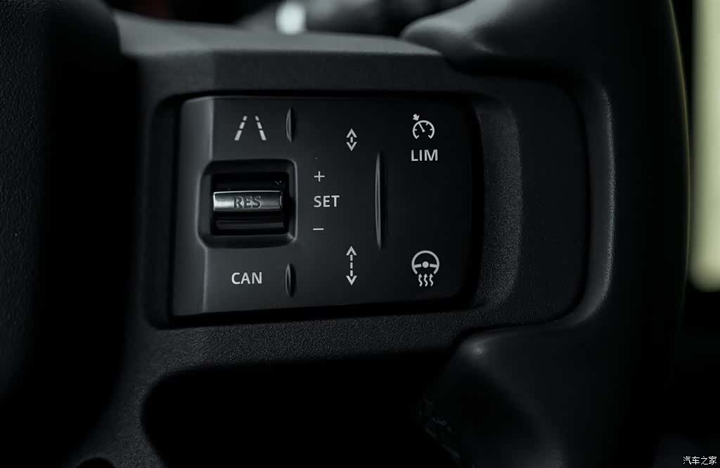 Land Rover Defender, 2023 18