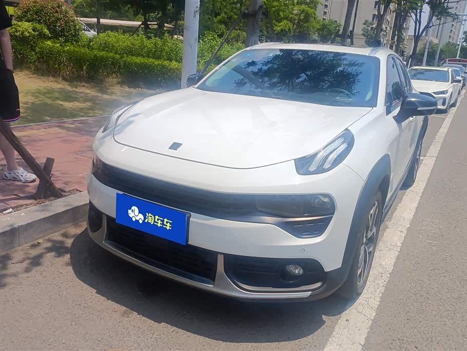 Lynk & Co 02