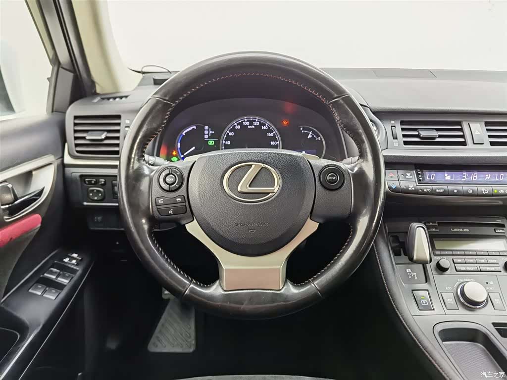 Lexus CT, 2020 11