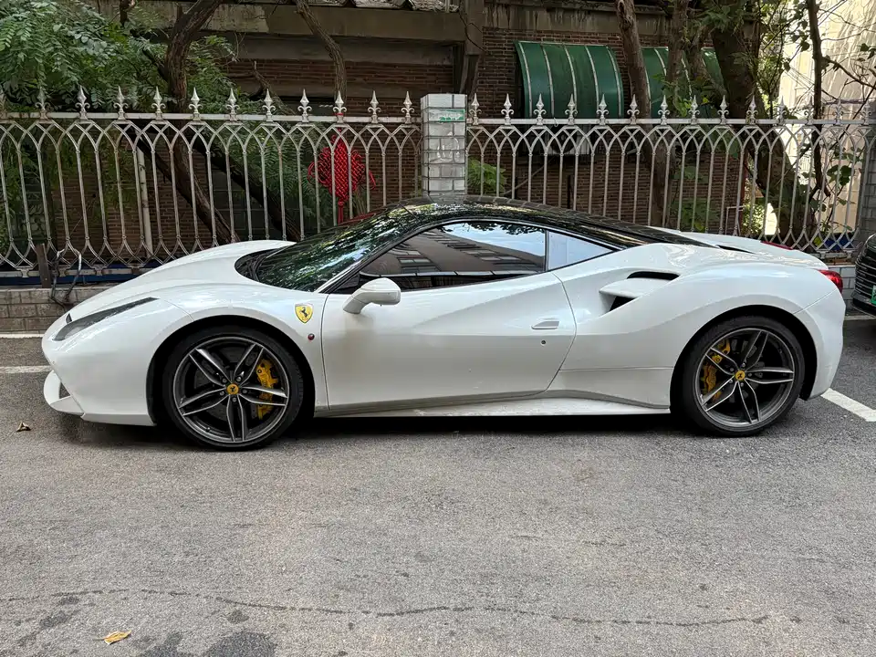 Ferrari 488